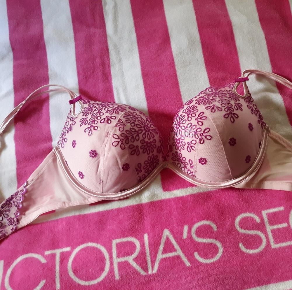 34DD VS Sexy Little Things Bra w/Strap Extenders